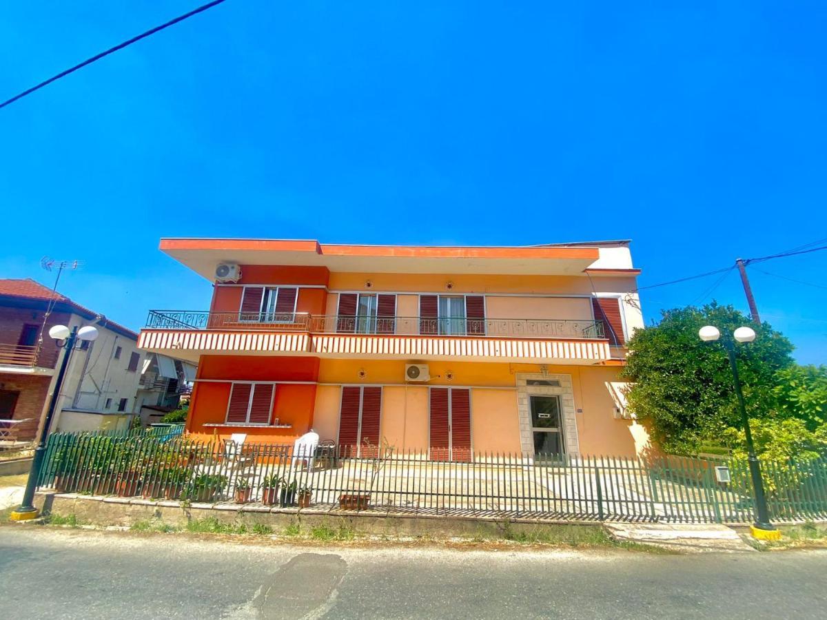 Dimitris Apartment Diakopto Luaran gambar
